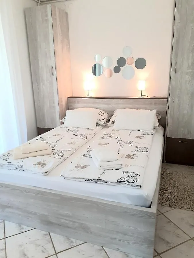 Apartment Steblaj Πούλα