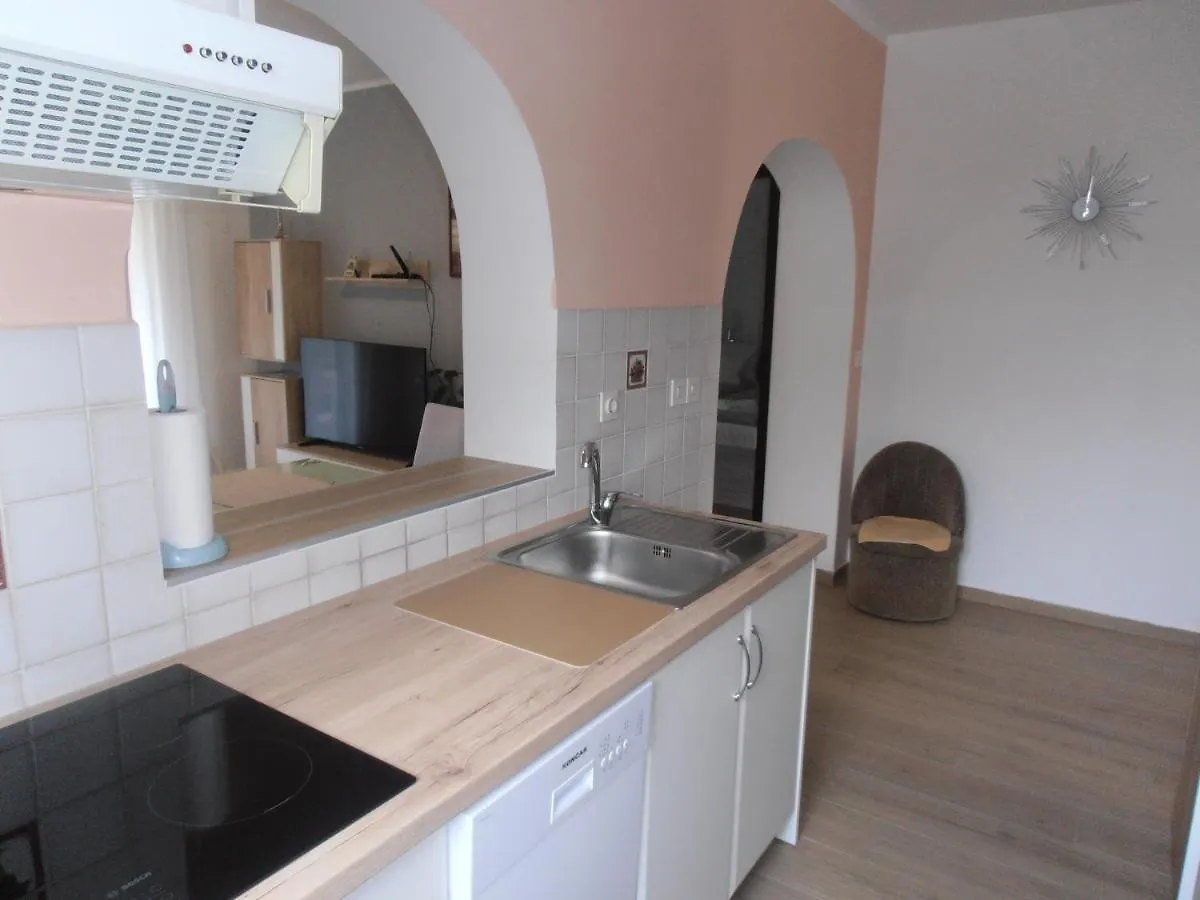 Apartment Steblaj Πούλα