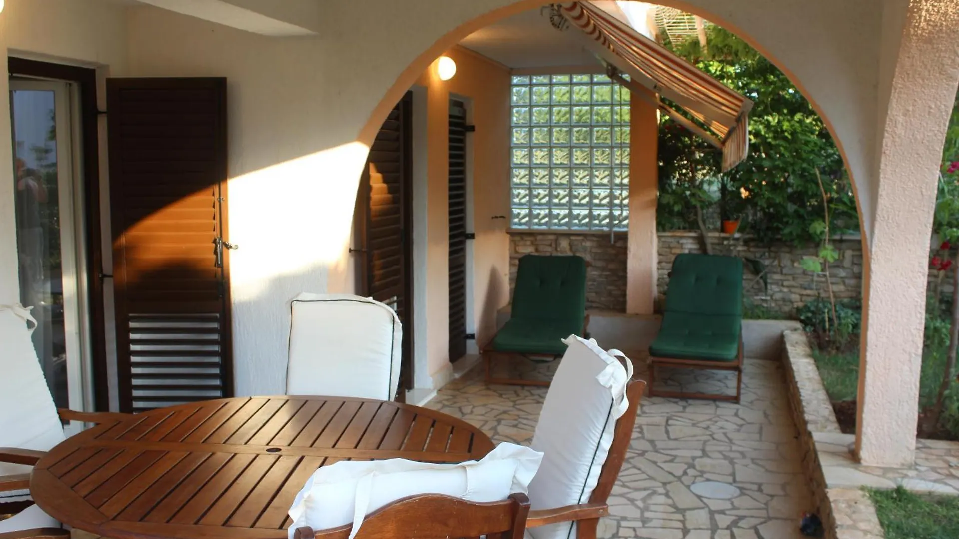 Apartment Steblaj Πούλα