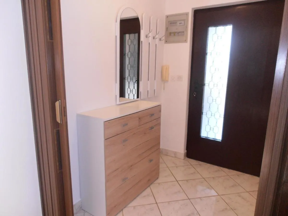 Apartment Steblaj Pula 0*,